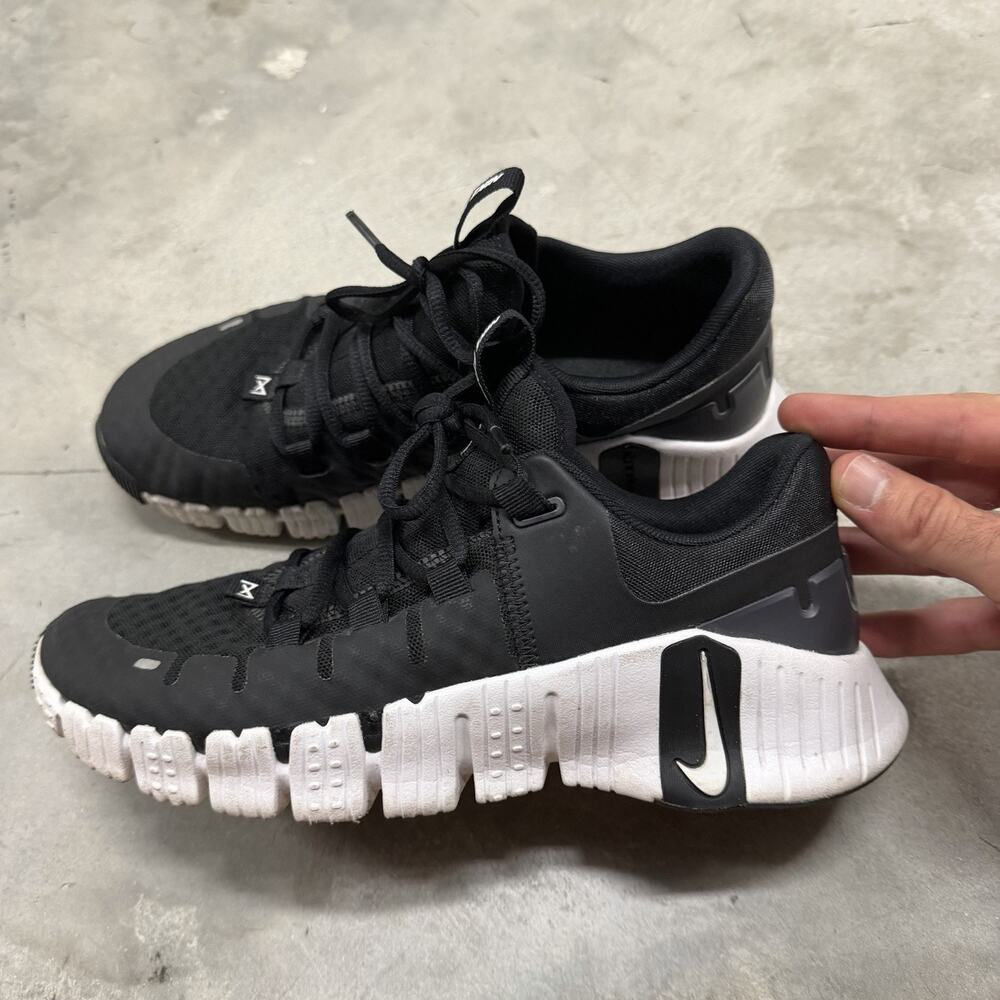 Nike Women's Black and White Flex Running Sneakers